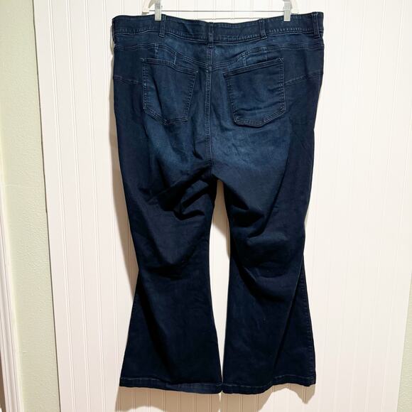 Torrid Bombshell Soft Super Flare Jeans Plus Size 28 Tall - Picture 5 of 6